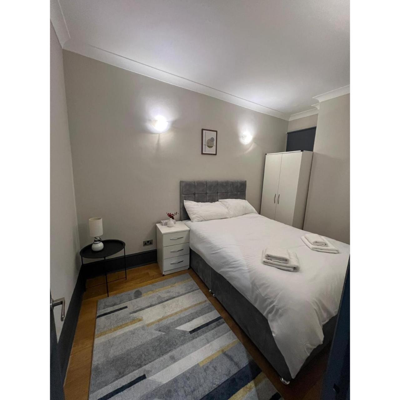 Appartamento Fabulous 3 Bed Flat Near Edgware Road Station Londra Esterno foto